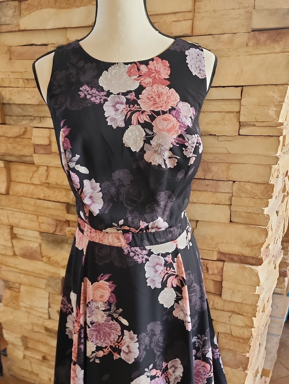 Floral Sleeveless Fit-and-Flare Dress in Black, Pink  and Purple Sz 12